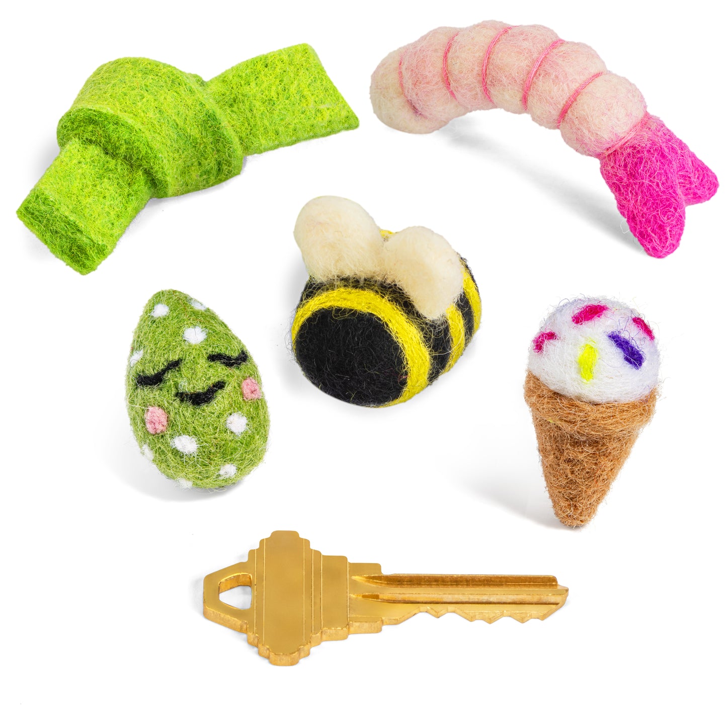 Entice your cat with our delightful 5-piece toy bundle, perfect for endless hours of fun